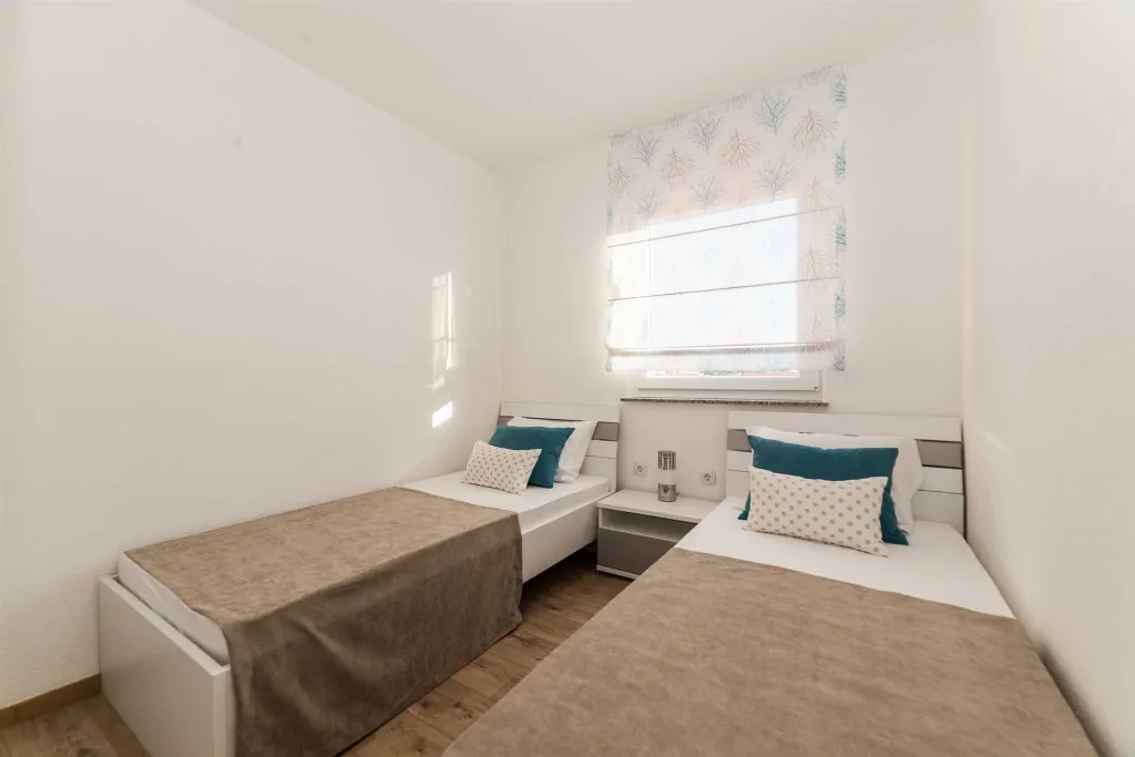 Air-Conditioned 2-Bedroom Apartment in Vir