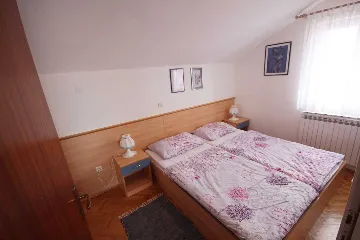 Vir 1-Bedroom Apartment for 2–4 Guests