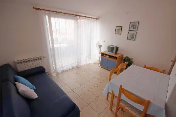 Vir 1-Bedroom Apartment for 2–4 Guests