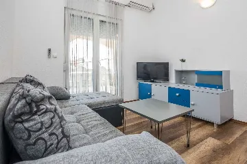 Air-Conditioned Apartment with Balcony in Vir