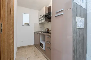 Air-Conditioned Apartment with Balcony in Vir
