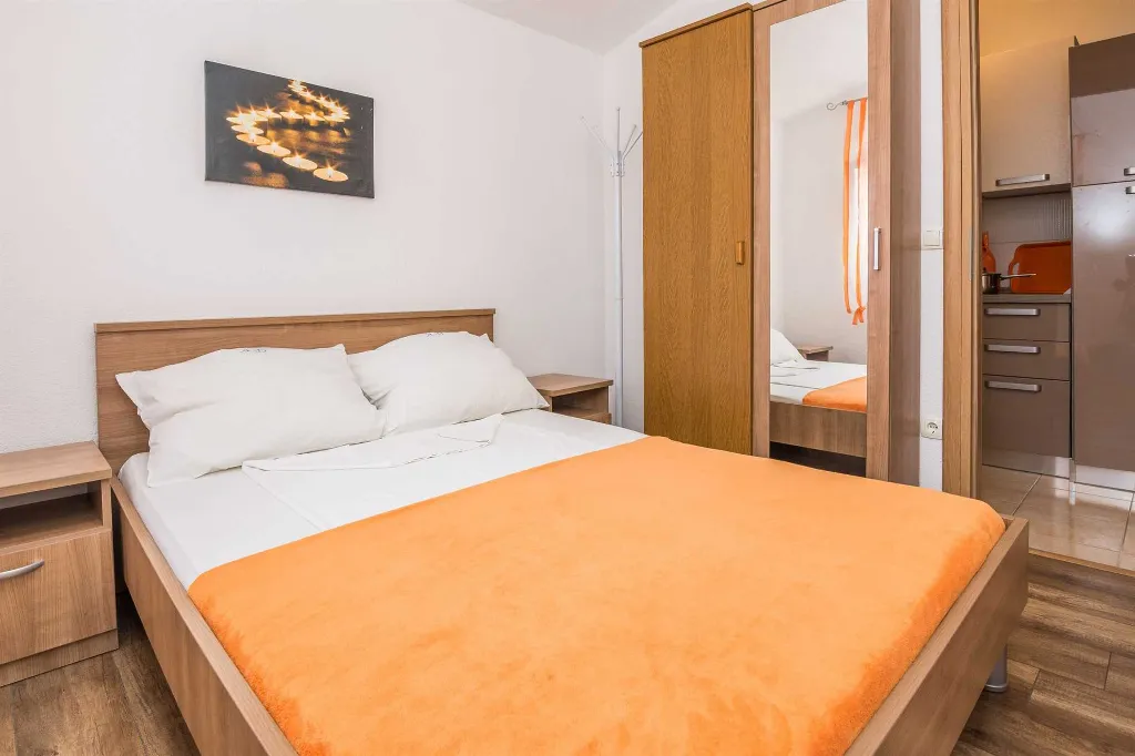 Air-Conditioned Apartment with Balcony in Vir