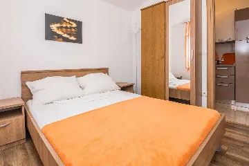 Air-Conditioned Apartment with Balcony in Vir