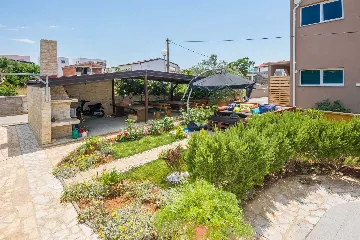 Air-Conditioned Apartment with Balcony in Vir