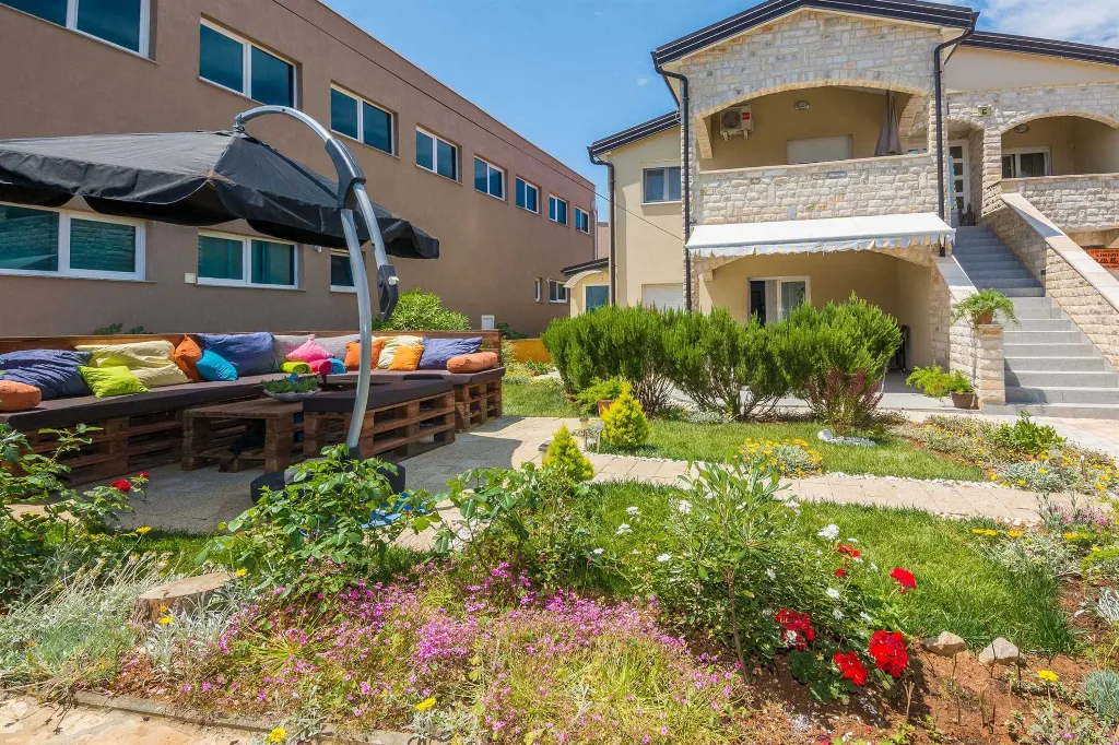 Air-Conditioned Apartment with Balcony in Vir