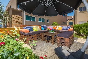 Air-Conditioned Apartment with Balcony in Vir