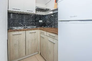 Air-Conditioned Apartment for 2-4 Guests in Vir