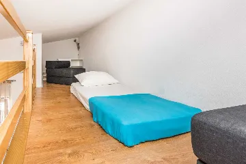 Air-Conditioned Apartment for 2-4 Guests in Vir