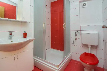 Air-Conditioned Apartment for 2-4 Guests in Vir