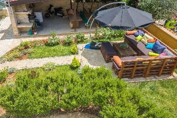 Air-Conditioned Apartment for 2-4 Guests in Vir