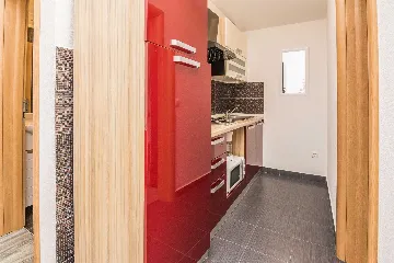 Apartment in Vir for 2-4 Guests with Balcony