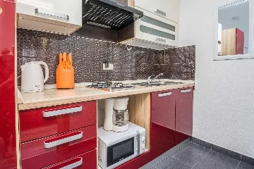 Apartment in Vir for 2-4 Guests with Balcony