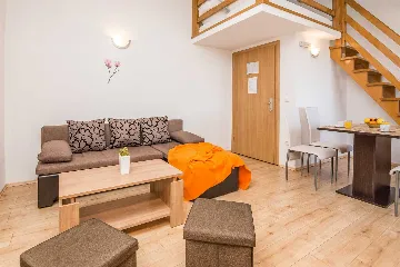 Apartment in Vir for 2-4 Guests with Private Balcony