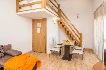 Apartment in Vir for 2-4 Guests with Private Balcony
