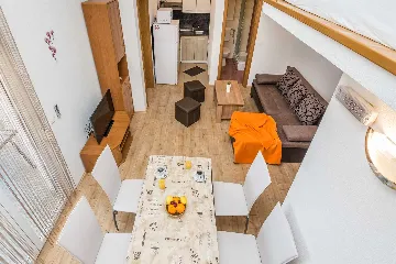 Apartment in Vir for 2-4 Guests with Private Balcony