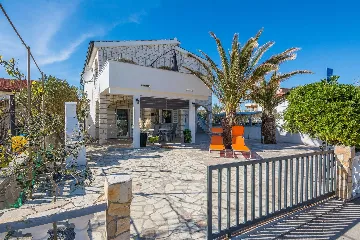 Studio in Vir for 2–3 Guests with Balcony