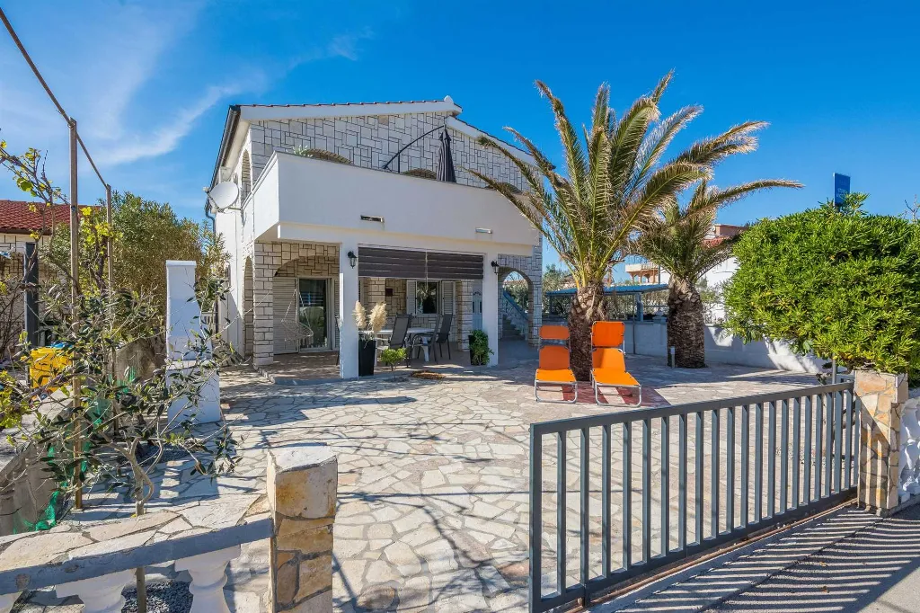 Studio in Vir for 2–3 Guests with Balcony