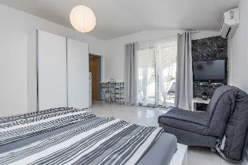 Studio in Vir for 2–3 Guests with Balcony