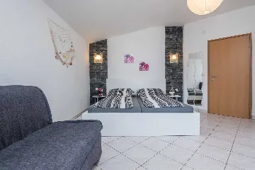 Studio in Vir for 2–3 Guests with Balcony