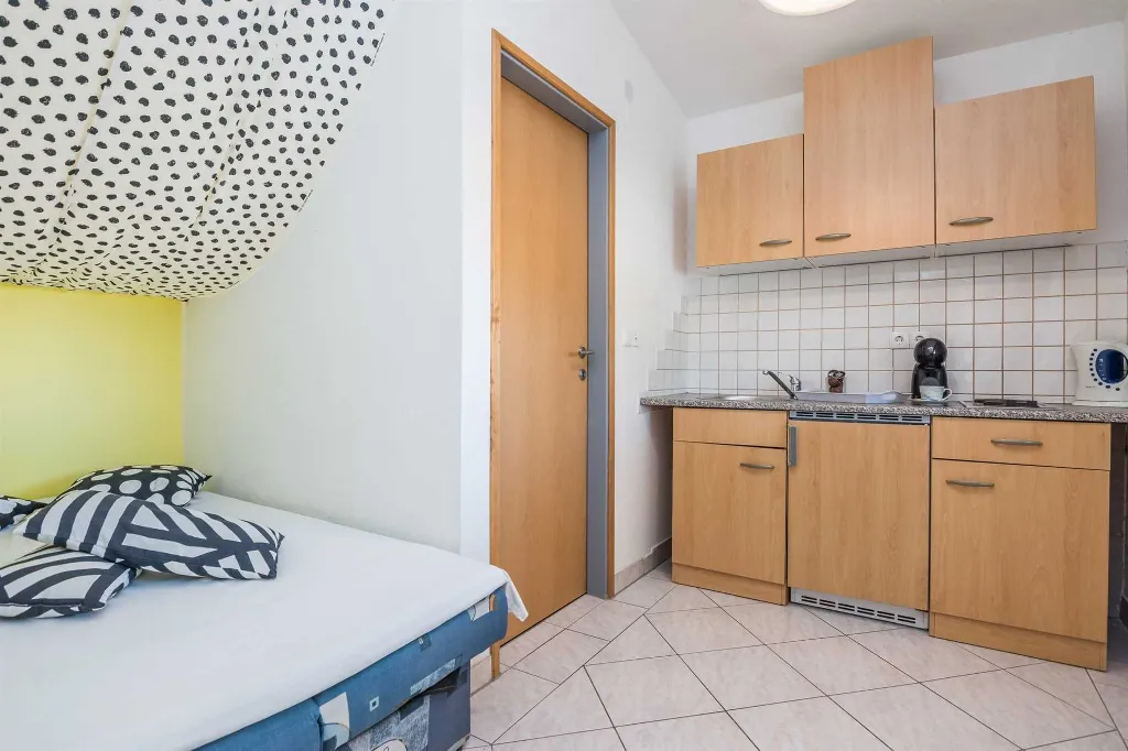 Studio in Vir for 2–3 Guests with Balcony
