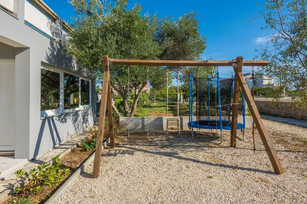 Vir Apartment for 4-6 Guests with Balcony