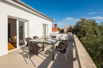 Vir Apartment for 4-6 Guests with Balcony