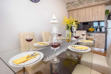 Vir Apartment for 4-6 Guests with Balcony