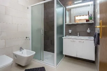 Vir Apartment for 4-6 Guests with Balcony