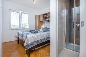 Vir Apartment for 4-6 Guests with Balcony