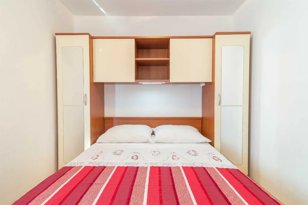 Apartment in Vir for 4 Guests with Terrace