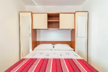 Apartment in Vir for 4 Guests with Terrace