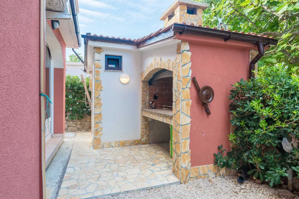 Apartment in Vir for 4–5 Guests with Air Conditioning