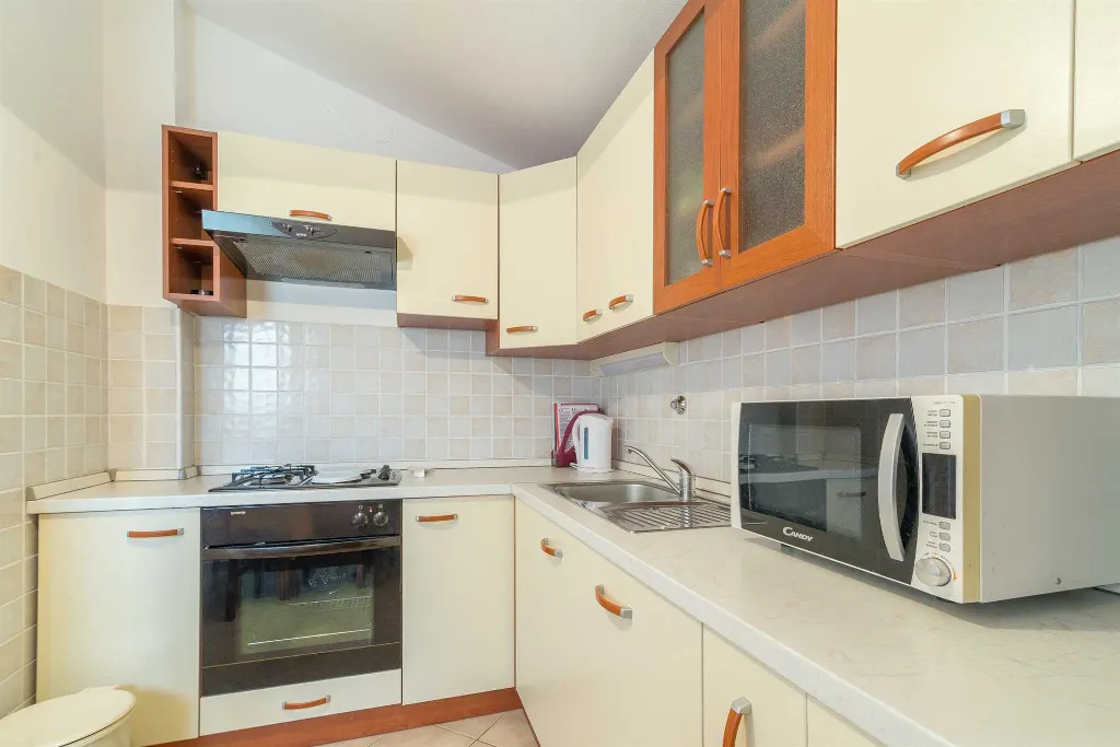 Apartment in Vir for 4–5 Guests with Air Conditioning