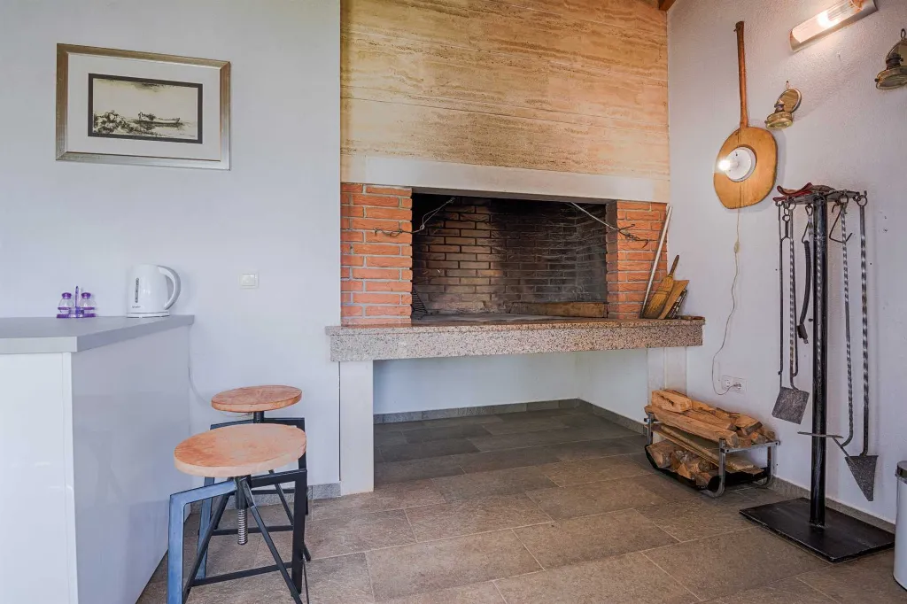 Apartment in Vir for 4 with Pool & Sea View