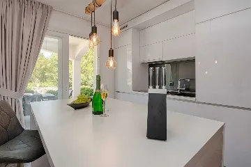 Apartment in Vir for 4 with Pool & Sea View