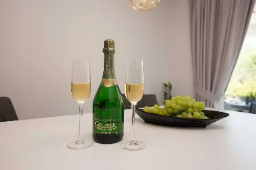 Apartment in Vir for 4 with Pool & Sea View