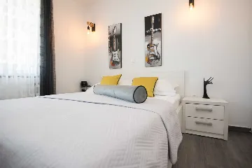 Apartment in Vir for 4 with Pool & Sea View