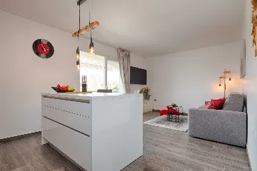 Vir Apartment for 4 with Pool and Sea View