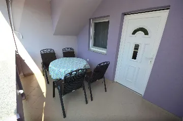Ground Floor Apartment for 2-3 Guests in Vir