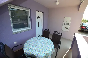 Ground Floor Apartment for 2-3 Guests in Vir