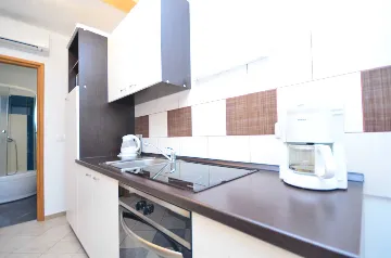 Ground Floor Apartment for 2-3 Guests in Vir