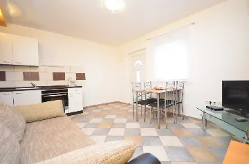 Ground Floor Apartment for 2-3 Guests in Vir