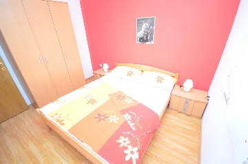 Ground Floor Apartment for 2-3 Guests in Vir