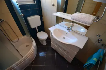 Ground Floor Apartment for 2-3 Guests in Vir