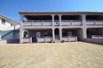 Ground Floor Apartment for 2-3 Guests in Vir