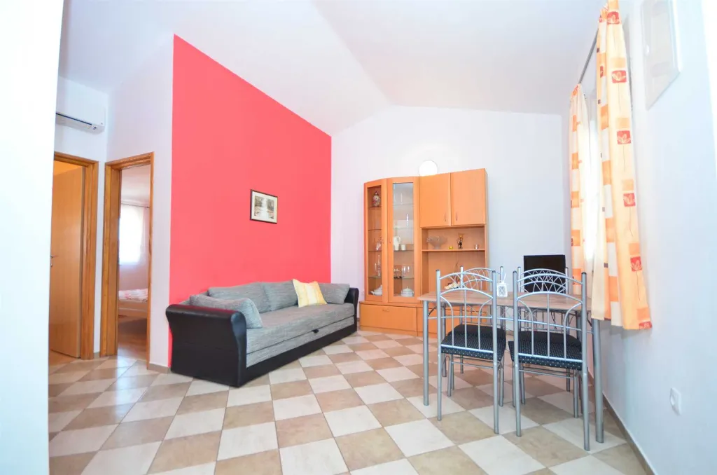 Vir Apartment for Up to 4 Guests with Balcony