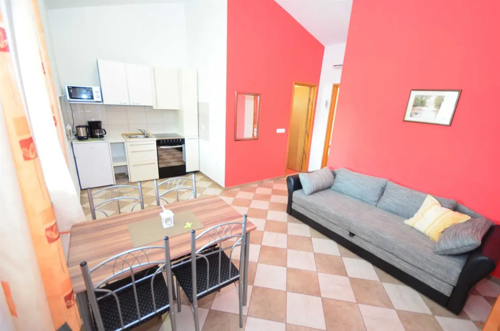 Vir Apartment for Up to 4 Guests with Balcony