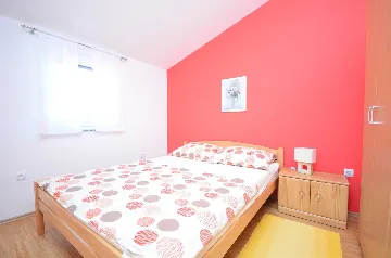 Vir Apartment for Up to 4 Guests with Balcony