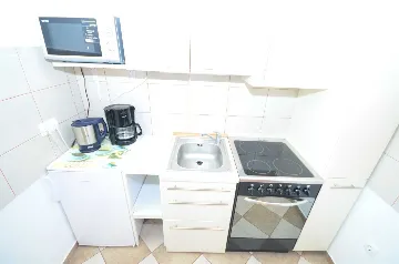 Vir Apartment for Up to 4 Guests with Balcony