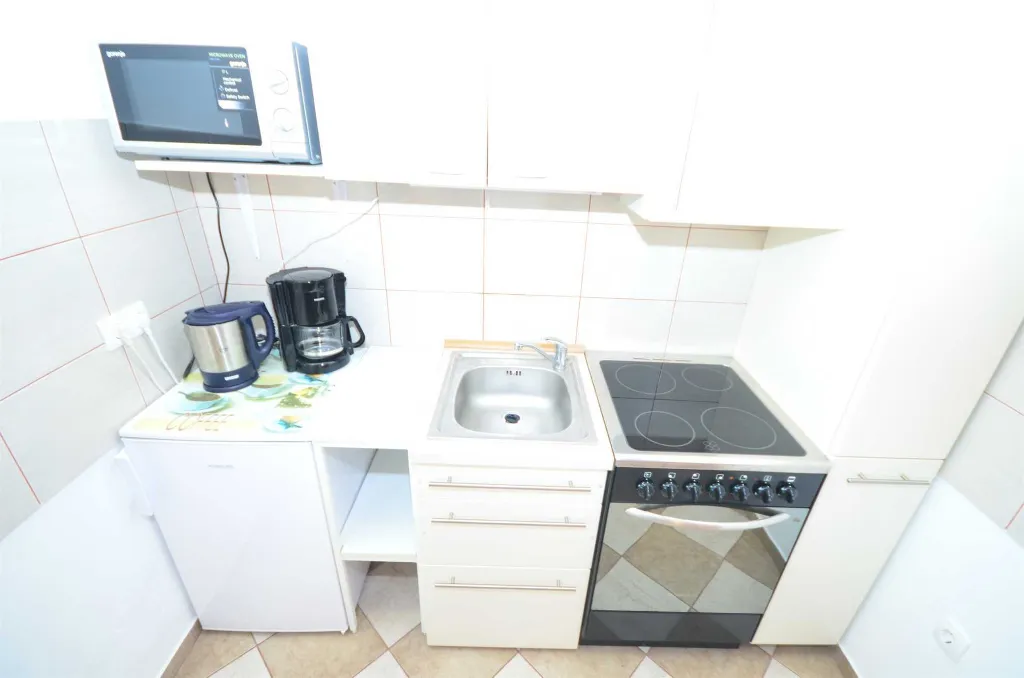 Vir Apartment for Up to 4 Guests with Balcony
